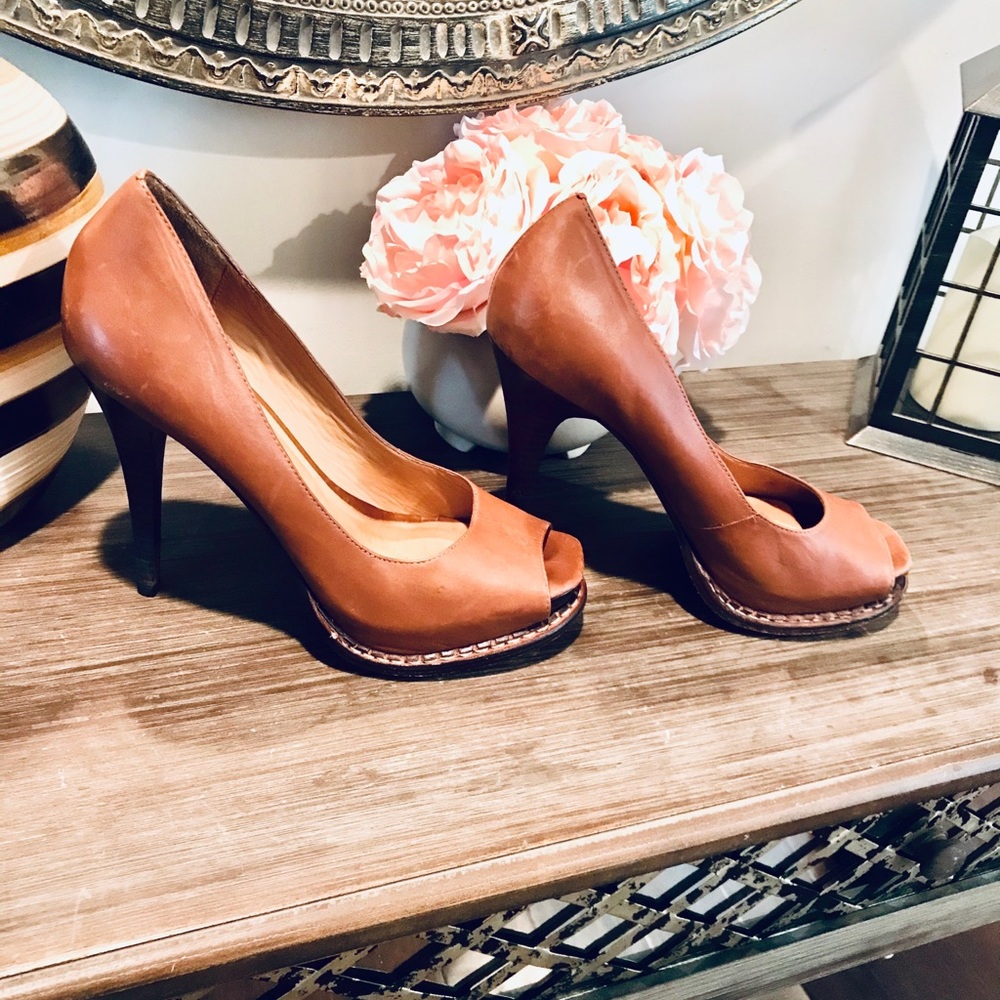 Michael Kors brown pumps